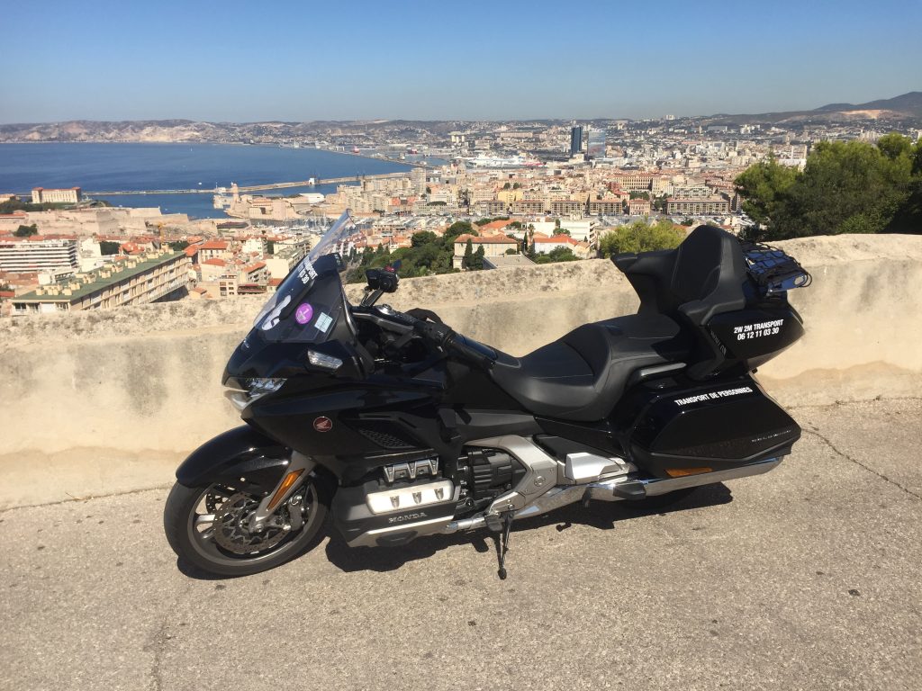 Moto taxi, transport de personne a destination de Marseille par 2W 2M TRANSPORT.