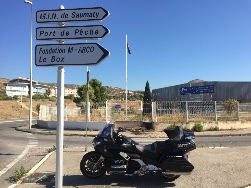 Moto taxi a destination de la zone d'activités de Saumaty dans le seizième arrondissement de Marseille