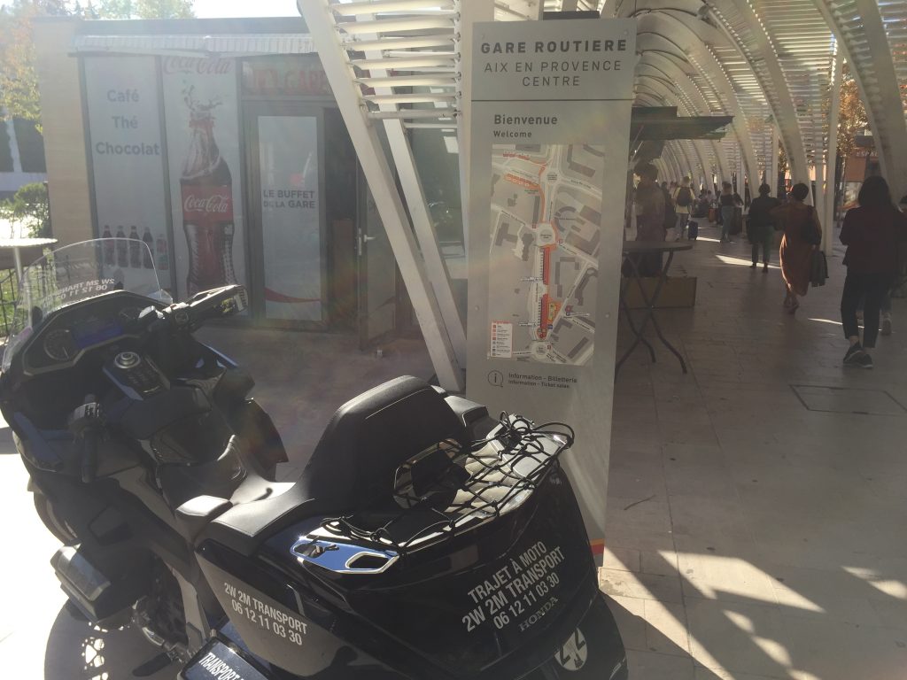 Moto Taxi a destination de la gare routière Aix en Provence Centre